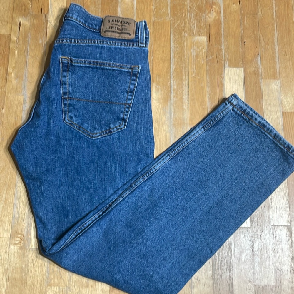Men’s Levi’s signature straight fit jeans